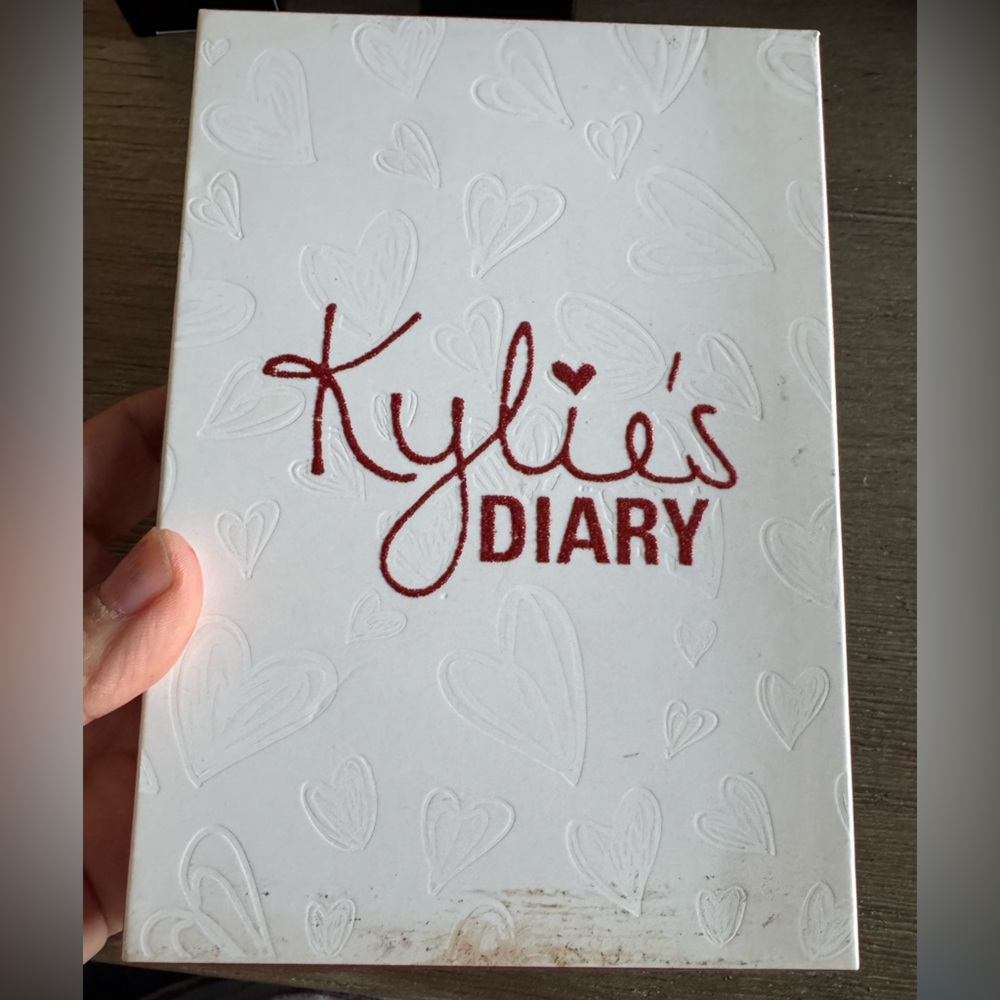 Kylie Cosmetics Kylie's Diary Eyeshadow Palette LIMITED EDITION